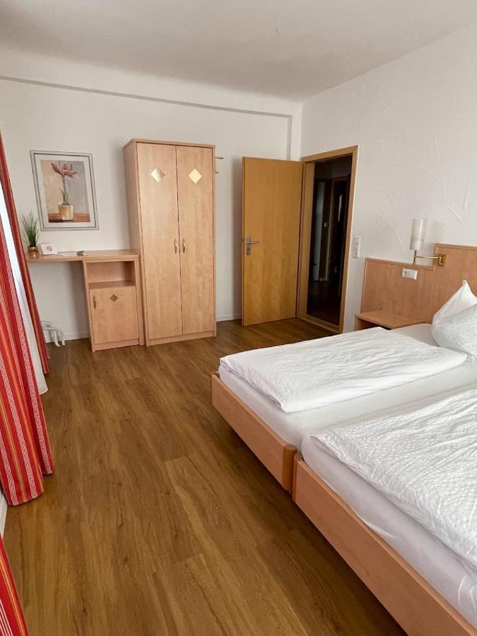 فندق Zum Schwanen Garni Buggingen المظهر الخارجي الصورة